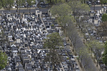 el cementerio de Labry en Francia Cuarenta tumbas cristianas profanadas en un cementerio en Francia